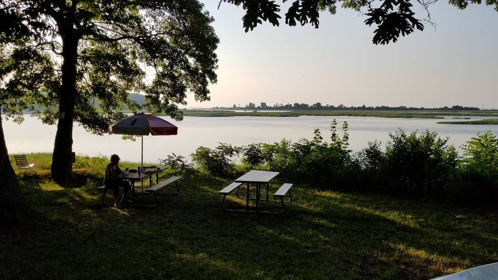 Lindas Riverside Pizzeria & Cafe | restaurant | 100 Riviera, Kings Park, NY 11754, USA | 6317806100 OR +1 631-780-6100