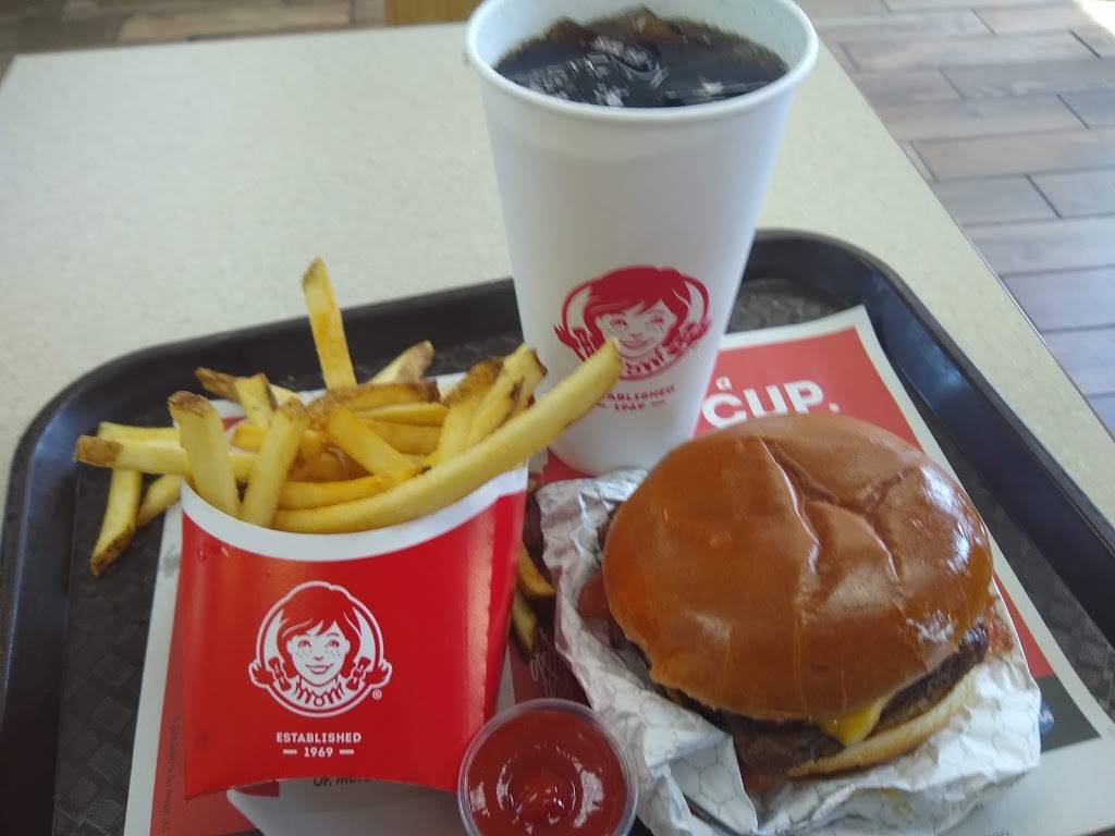 Wendys | restaurant | 740 N Main St, Summerville, SC 29483, USA | 8438754886 OR +1 843-875-4886