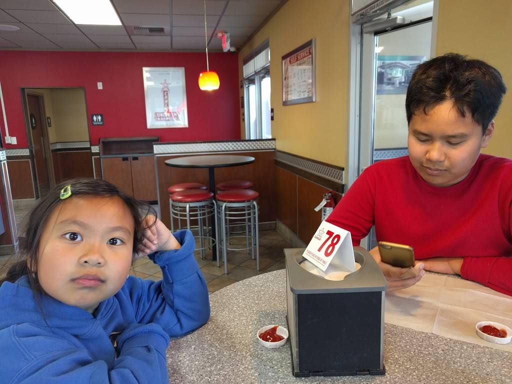 Carls Jr. | restaurant | 17085 Brookhurst St, Fountain Valley, CA 92708, USA | 7149650293 OR +1 714-965-0293