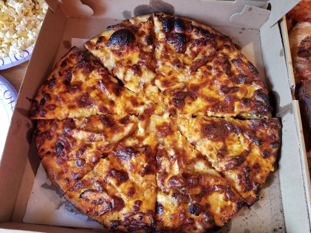 Martinos Pizzaria | restaurant | 213 Davis St, Oakville, CT 06779, USA | 8604176111 OR +1 860-417-6111