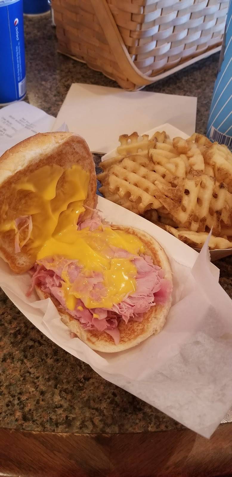 Red Run Grill | restaurant | 11227 Buchanan Trail E, Waynesboro, PA 17268, USA | 7177650200 OR +1 717-765-0200