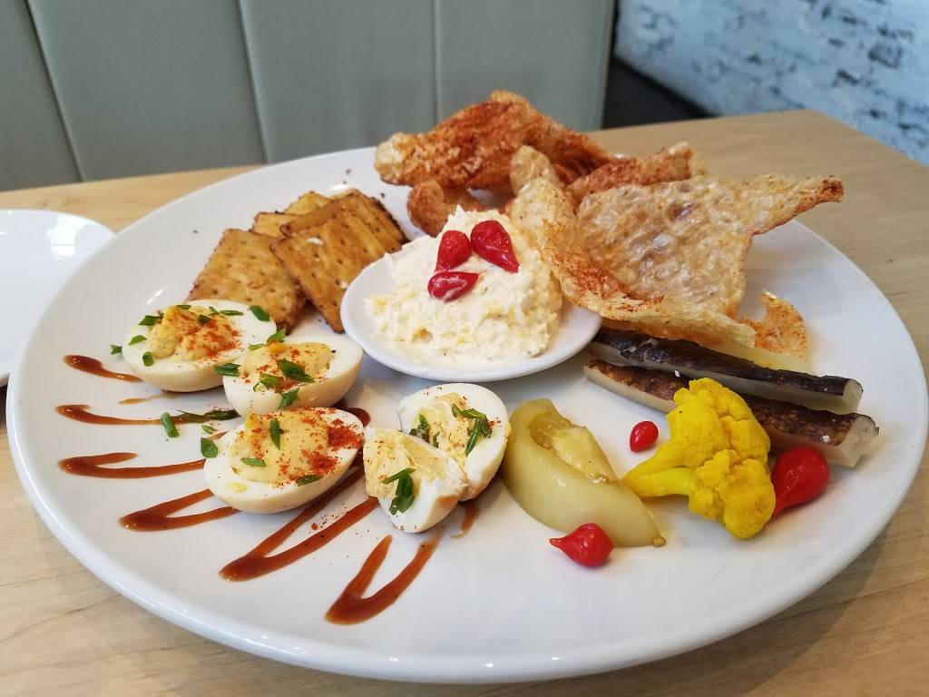 Hickory & Oak | restaurant | 705 State St, Bowling Green, KY 42101, USA | 2707159268 OR +1 270-715-9268