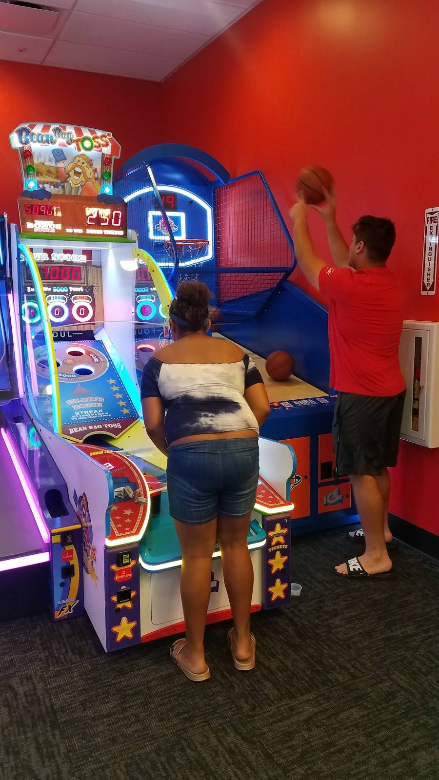 Peter Piper Pizza | meal takeaway | 2710 NW 183rd St Bldg. H, Miami Gardens, FL 33056, USA | 7863236321 OR +1 786-323-6321