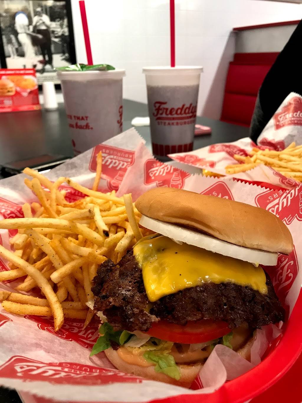 Freddys Frozen Custard & Steakburgers | restaurant | 2306 N Morton St, Franklin, IN 46131, USA | 3177863237 OR +1 317-786-3237
