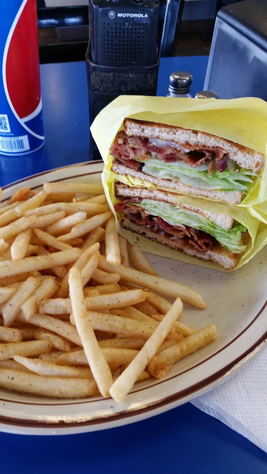 Toms Burgers Apple Valley | restaurant | 20781 Bear Valley Rd, Apple Valley, CA 92308, USA | 7602409022 OR +1 760-240-9022