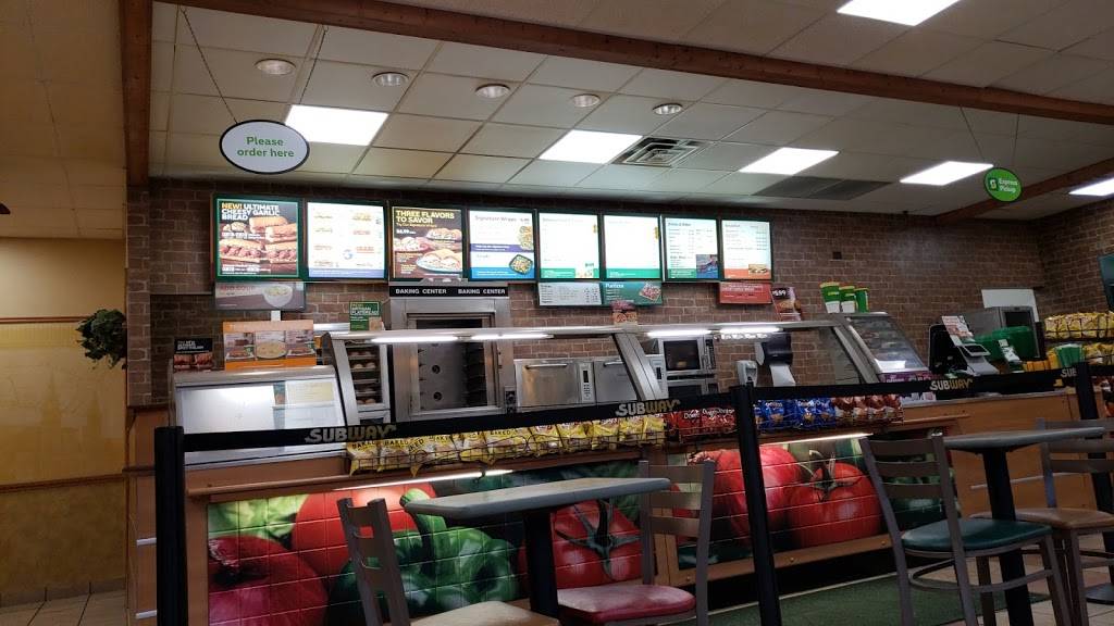 Subway Restaurants | restaurant | 517 Green Blvd, Aurora, IN 47001, USA | 8129263509 OR +1 812-926-3509