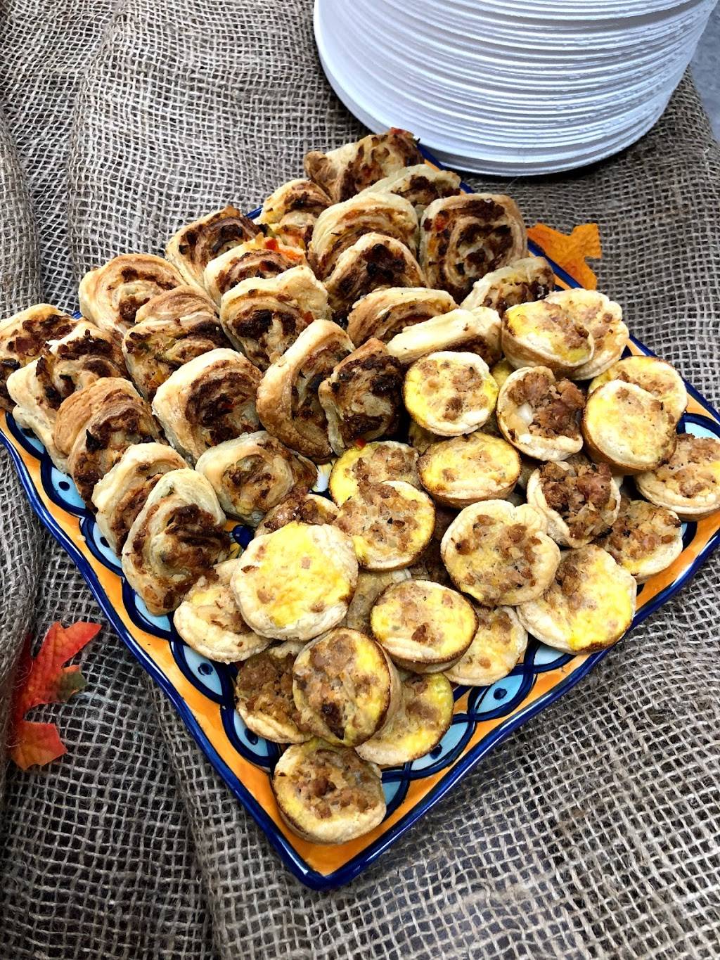 La Mesita Mexican Restaurant | restaurant | 229 Hunter St W, Peterborough, ON K9H 2L1, Canada | 7053042415 OR +1 705-304-2415