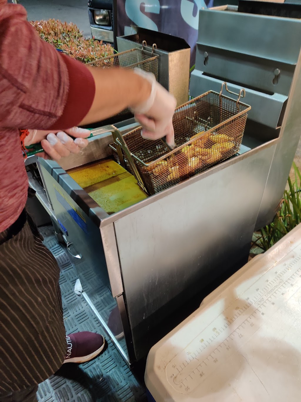 Speed Wings | restaurant | 9063-9057 Woodman Ave, Pacoima, CA 91331, USA | 8186245352 OR +1 818-624-5352