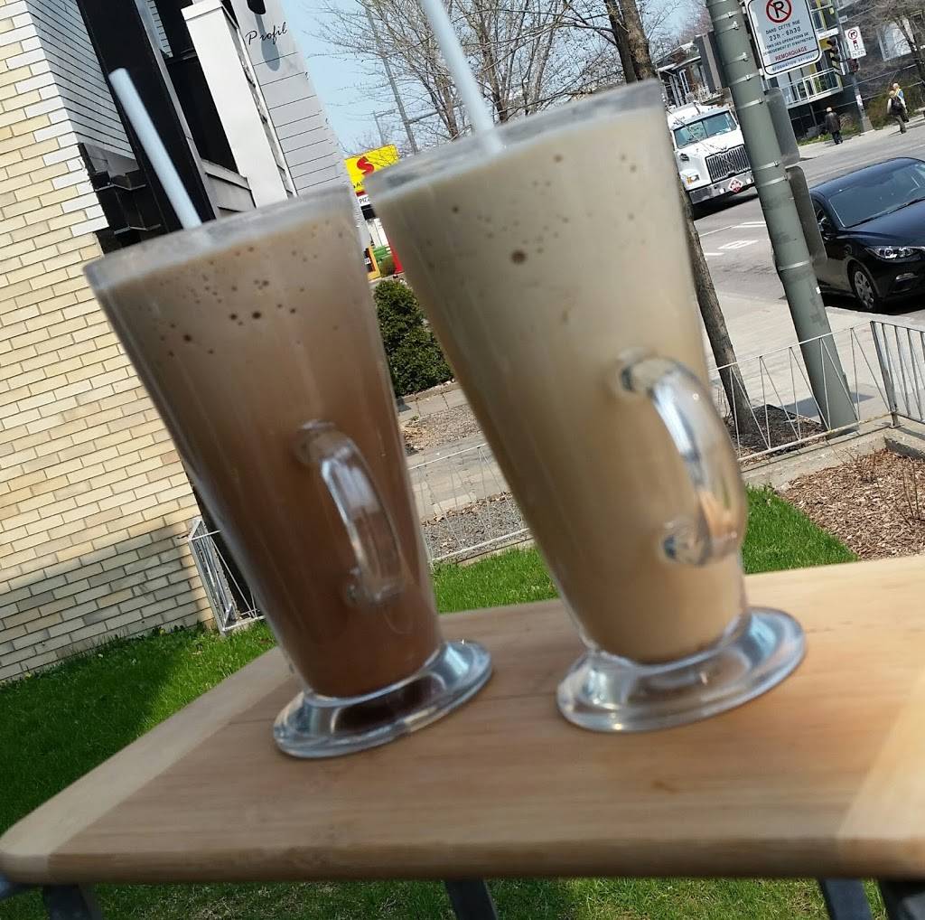 Les Caprices dAlice - Café Castelo 1av. | cafe | 2909 1re Ave, Québec, QC G1L 3P2, Canada | 4186229785 OR +1 418-622-9785