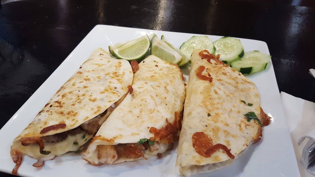 El Taco Guapo | restaurant | 205 Broadway, Lawrence, MA 01840, USA | 9786553134 OR +1 978-655-3134