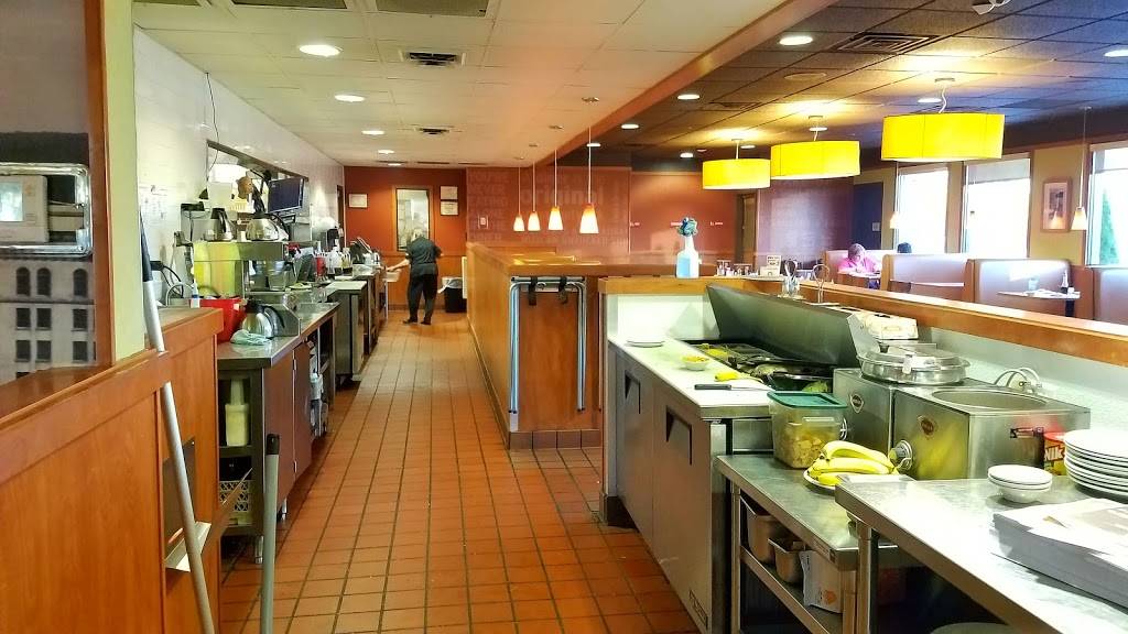 Dennys | restaurant | 2943 S Arlington Rd, Akron, OH 44312, USA | 3306440990 OR +1 330-644-0990