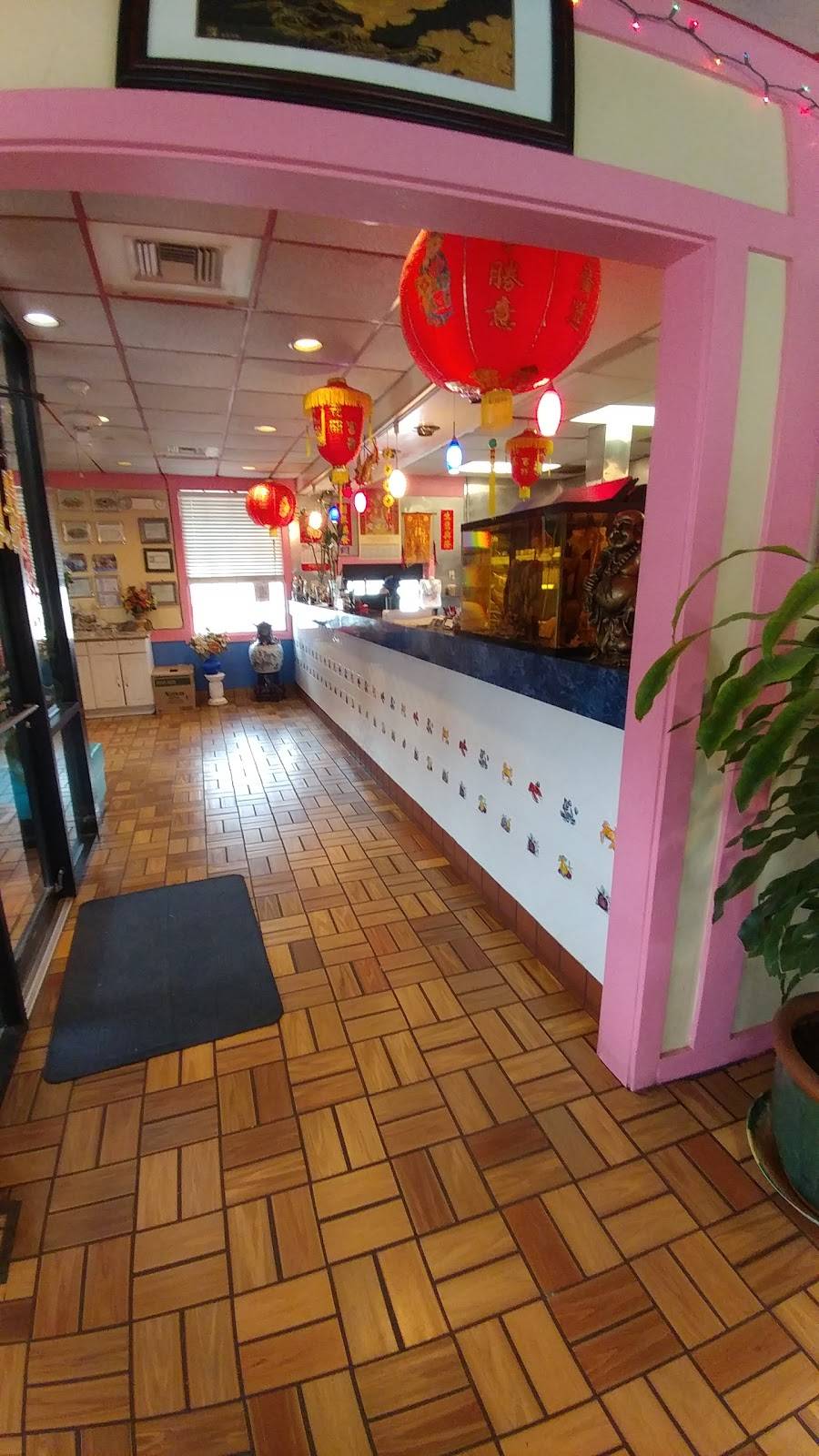 Gold Dragon Chinese Restaurant | restaurant | 7116, 1500 W Pioneer Dr, Irving, TX 75061, USA | 9722539030 OR +1 972-253-9030