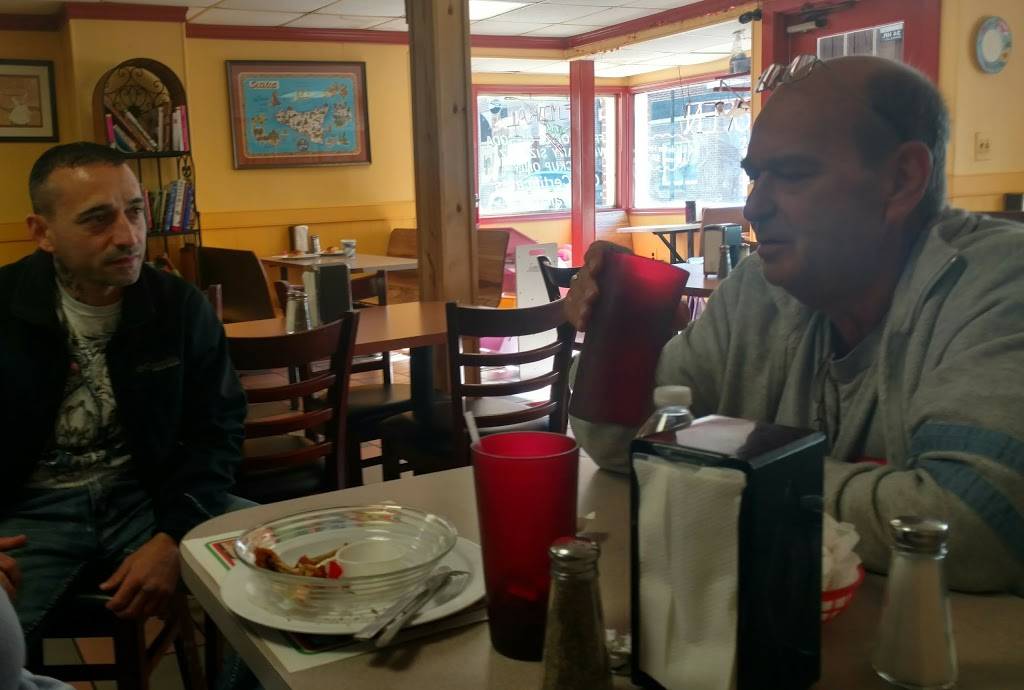 Central Pizza & Italian Restaurant | restaurant | 33 N Main St, Red Lion, PA 17356, USA | 7172442030 OR +1 717-244-2030