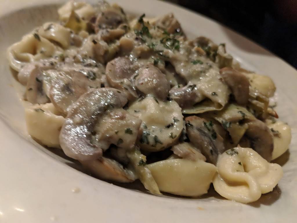 Pizzutos | restaurant | 5032 Wilson Ave S, Seattle, WA 98118, USA | 2067226395 OR +1 206-722-6395