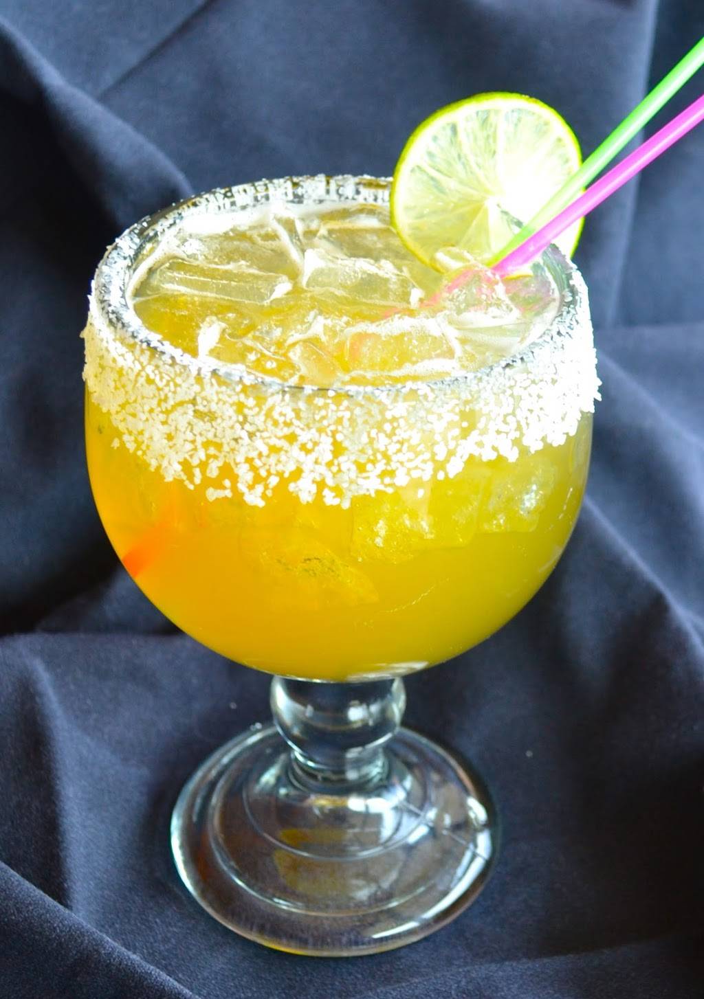 La Taqueria | restaurant | 5115 Wilson Mills Rd, Richmond Heights, OH 44143, USA | 4404421445 OR +1 440-442-1445