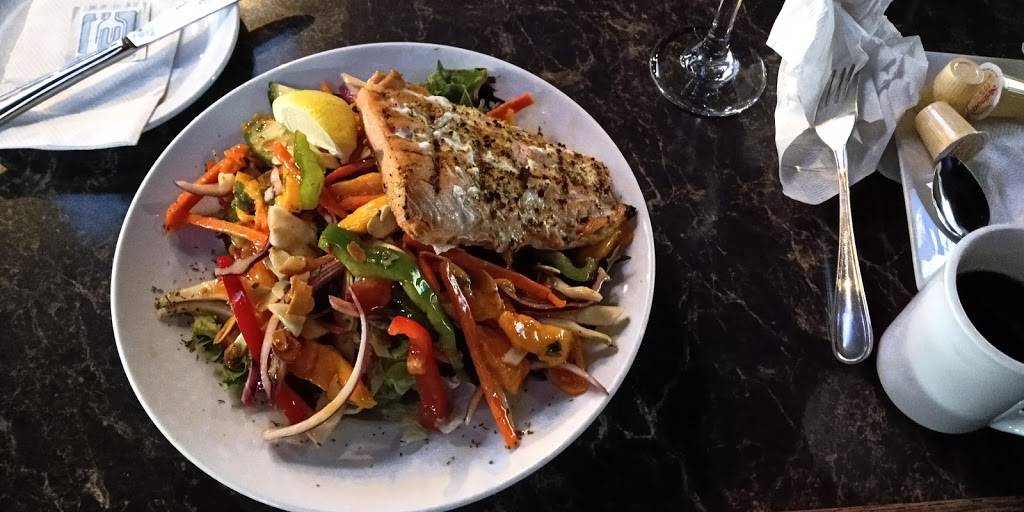 Whisky Johns Bar & Grill | restaurant | 843 King St W, Oshawa, ON L1J 2L4, Canada | 9055714533 OR +1 905-571-4533