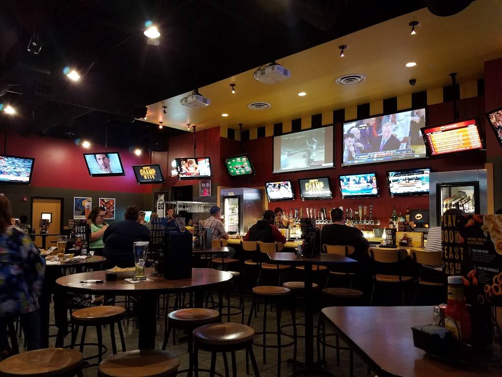 Buffalo Wild Wings | restaurant | 5411 TX-1604 Loop, San Antonio, TX 78253, USA | 2105204127 OR +1 210-520-4127