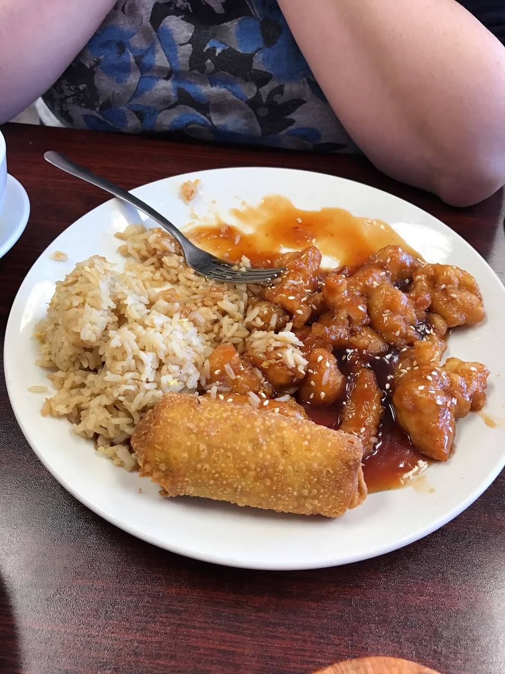 Yus Garden | restaurant | 7268 Gadsden Hwy, Trussville, AL 35173, USA | 2056556005 OR +1 205-655-6005