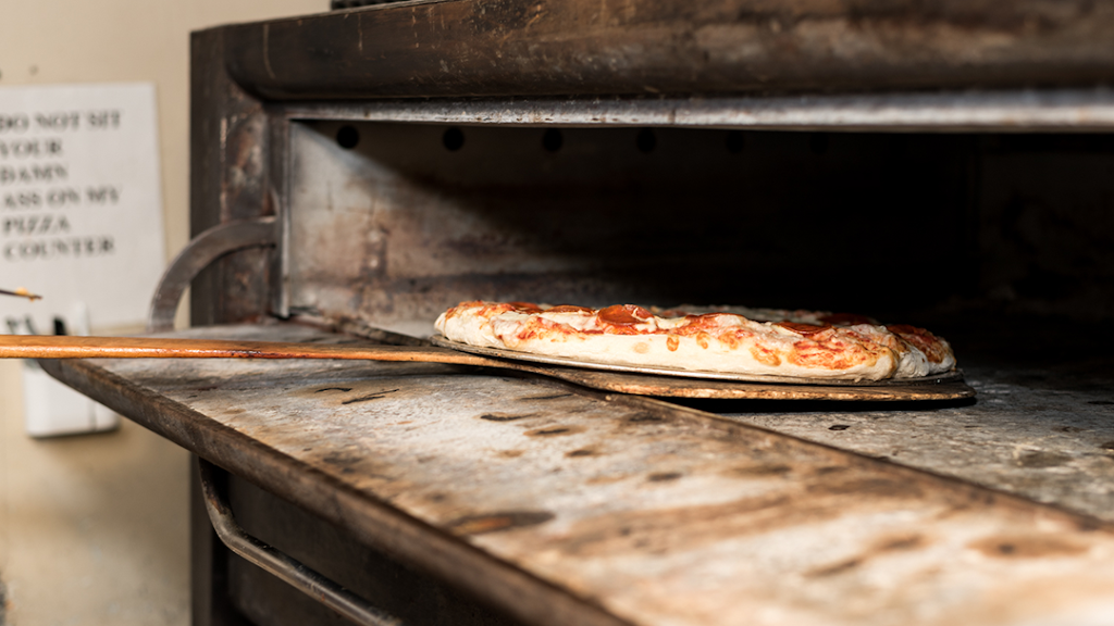 Ninos Pizzeria | restaurant | 26 Market St, Attica, NY 14011, USA | 5855910745 OR +1 585-591-0745