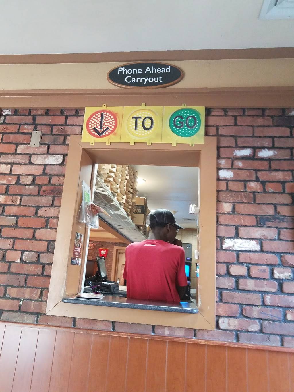 Pizza Hut | restaurant | 61 Old Country Rd, Westbury, NY 11590, USA | 5163347251 OR +1 516-334-7251