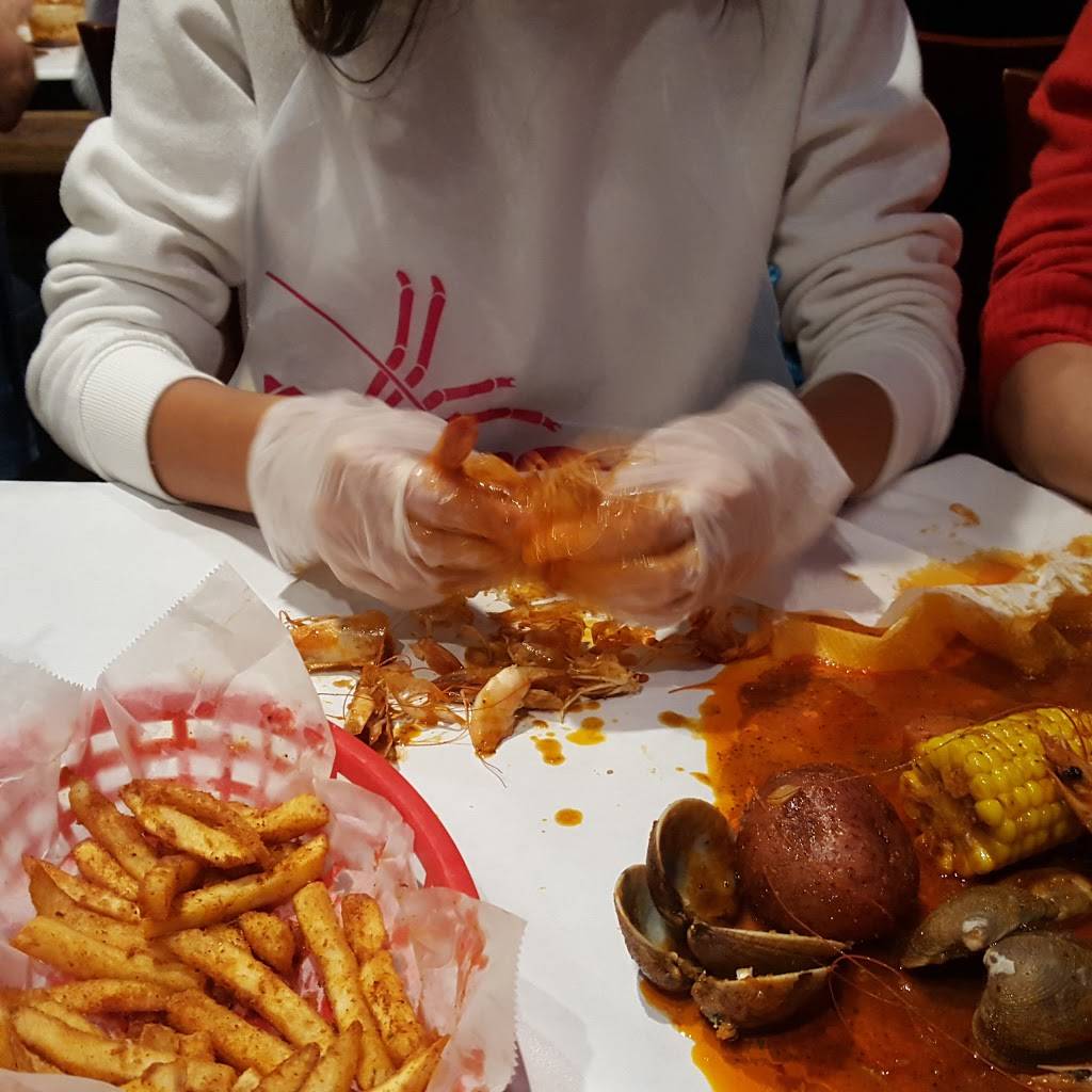 The Wild Crab | restaurant | 9730 Garden Grove Blvd, Garden Grove, CA 92844, USA | 7145308877 OR +1 714-530-8877