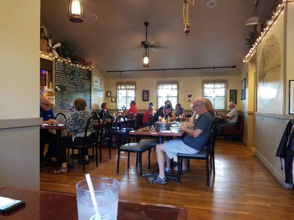 Clear Lake Grill | restaurant | 4450 Clear Lake Rd, Grass Lake, MI 49240, USA | 7344758883 OR +1 734-475-8883