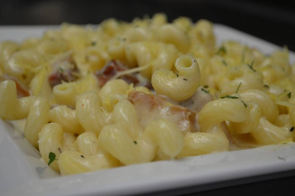 DK Arcade | restaurant | 36470 Jefferson Ave, Harrison Charter Township, MI 48045, USA | 5864638258 OR +1 586-463-8258