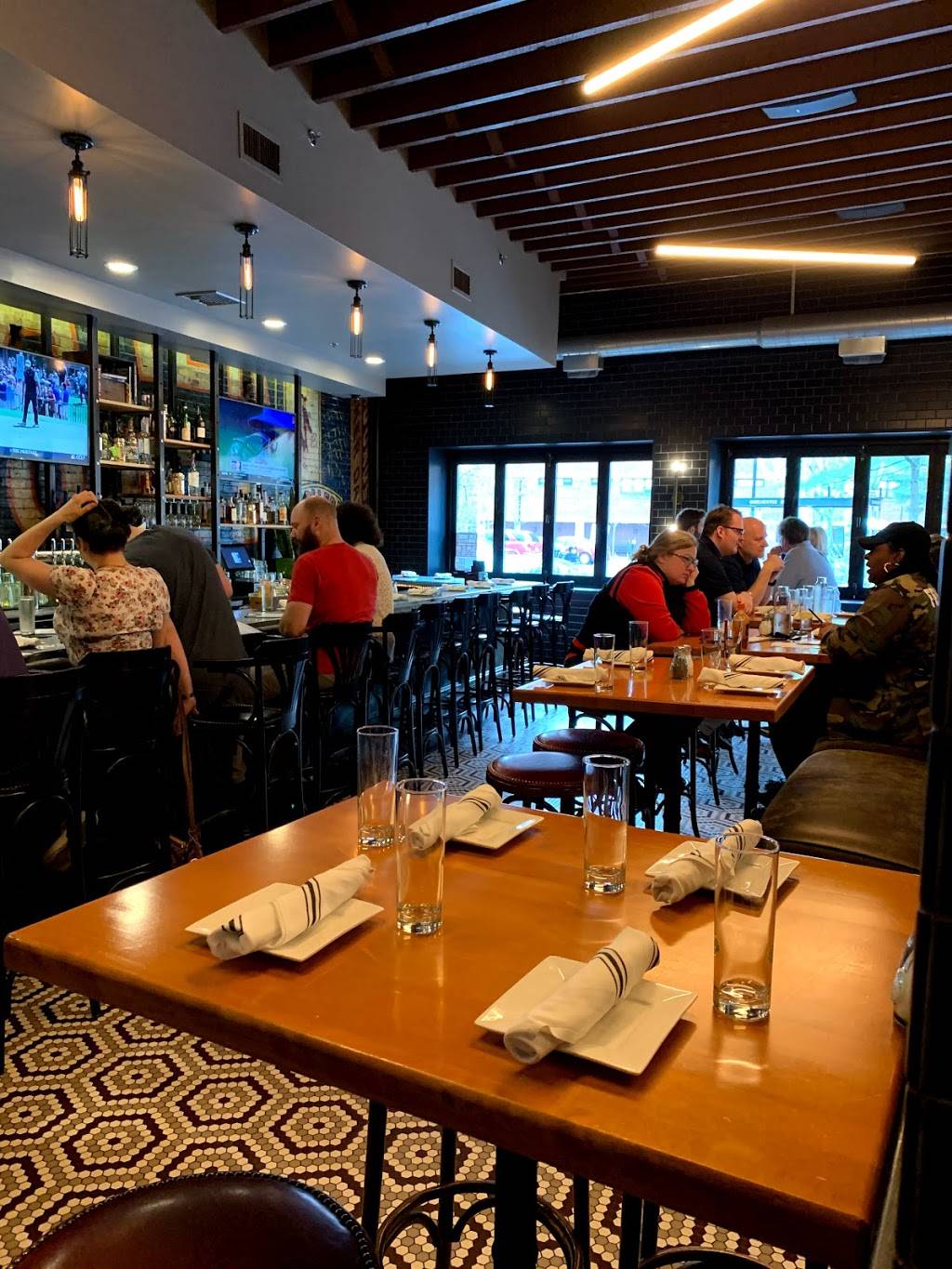 Lower Mills Tavern | restaurant | 2269 Dorchester Ave, Boston, MA 02124, USA | 8572674461 OR +1 857-267-4461