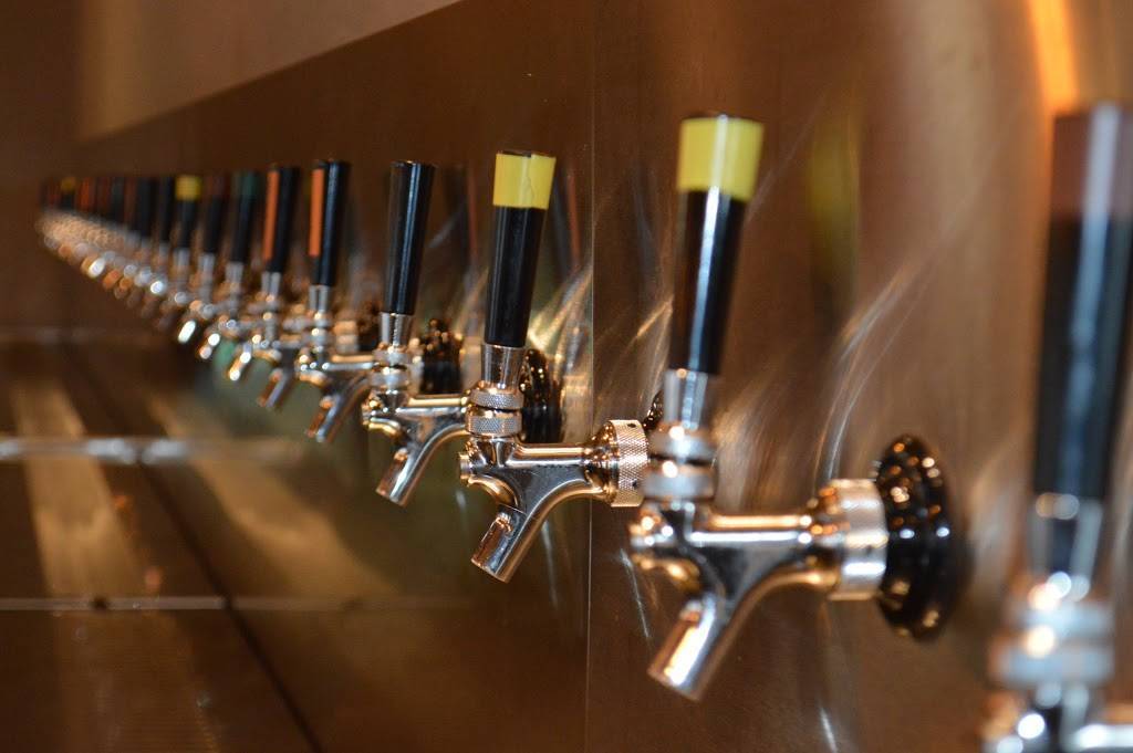 Sun King Fishers | restaurant | 9713 District North Drive Suite 1220, Fishers, IN 46037, USA | 3174361926 OR +1 317-436-1926