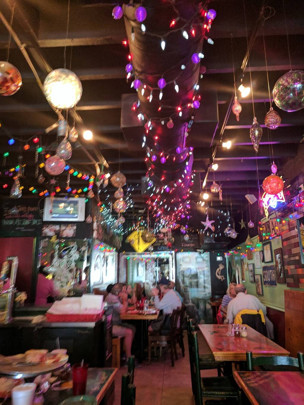 CJs Italian Restaurant | restaurant | 405 Mallery St, St Simons, GA 31522, USA | 9126342711 OR +1 912-634-2711