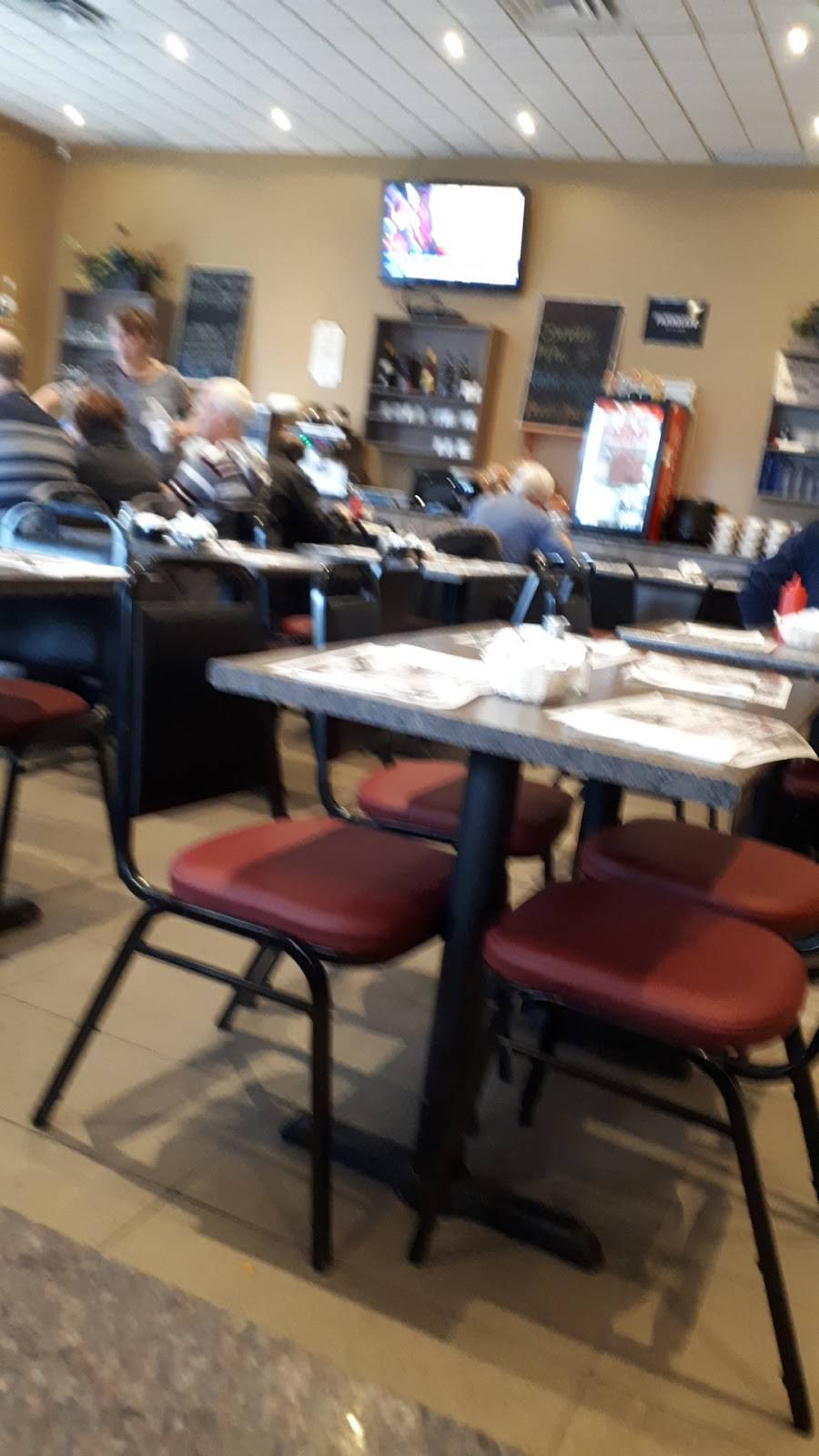 Restaurant Le Glouton | restaurant | 582 Rue Principale O, Farnham, QC J2N 1K8, Canada | 4503371180 OR +1 450-337-1180