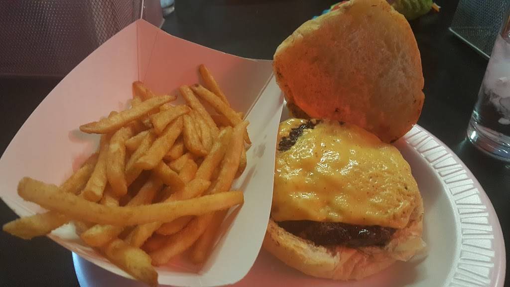 Doyles Moon Saloon | restaurant | 111 County Rd O, Mosinee, WI 54455, USA | 7156936333 OR +1 715-693-6333