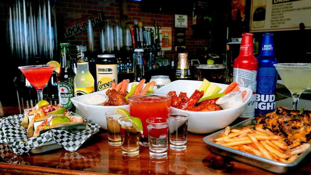 Wings Gone Wild | restaurant | 101 98th St New Suite #109, Albuquerque, NM 87121, USA | 5058364622 OR +1 505-836-4622