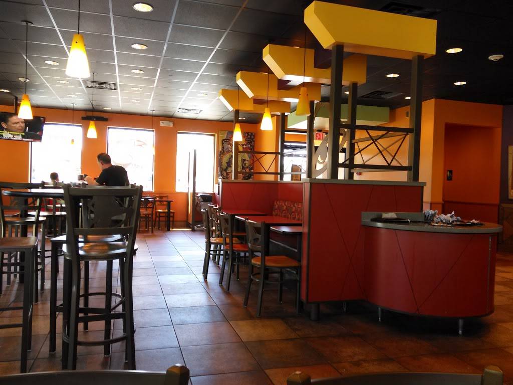 Taco Bell | meal takeaway | 2566 Skokie Valley Rd, Highland Park, IL 60035, USA | 8474331912 OR +1 847-433-1912