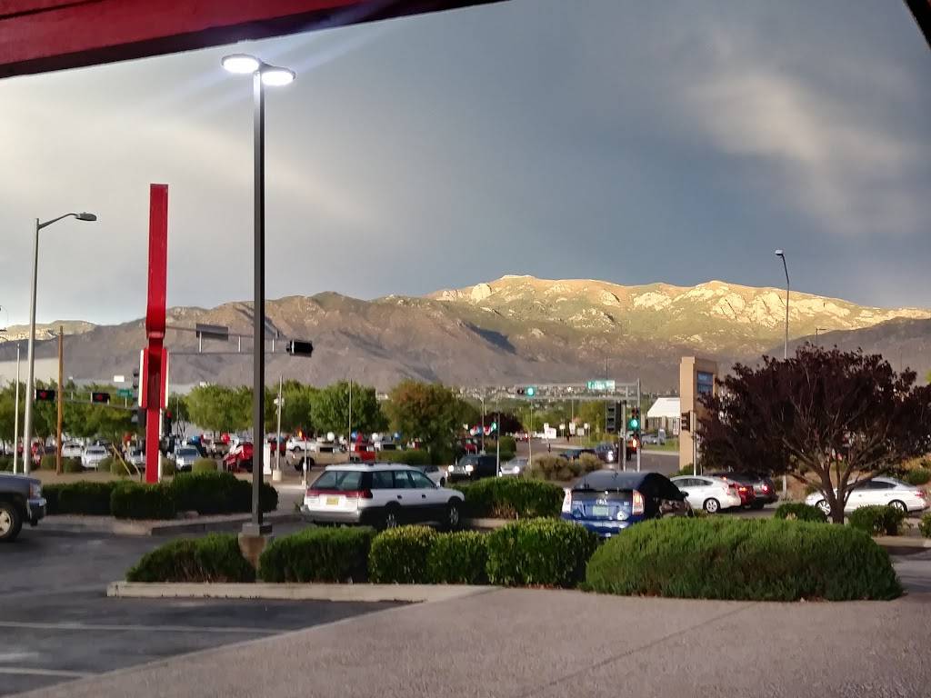 Twisters Burgers and Burritos | restaurant | 425 Eubank Blvd NE, Albuquerque, NM 87123, USA | 5053235552 OR +1 505-323-5552