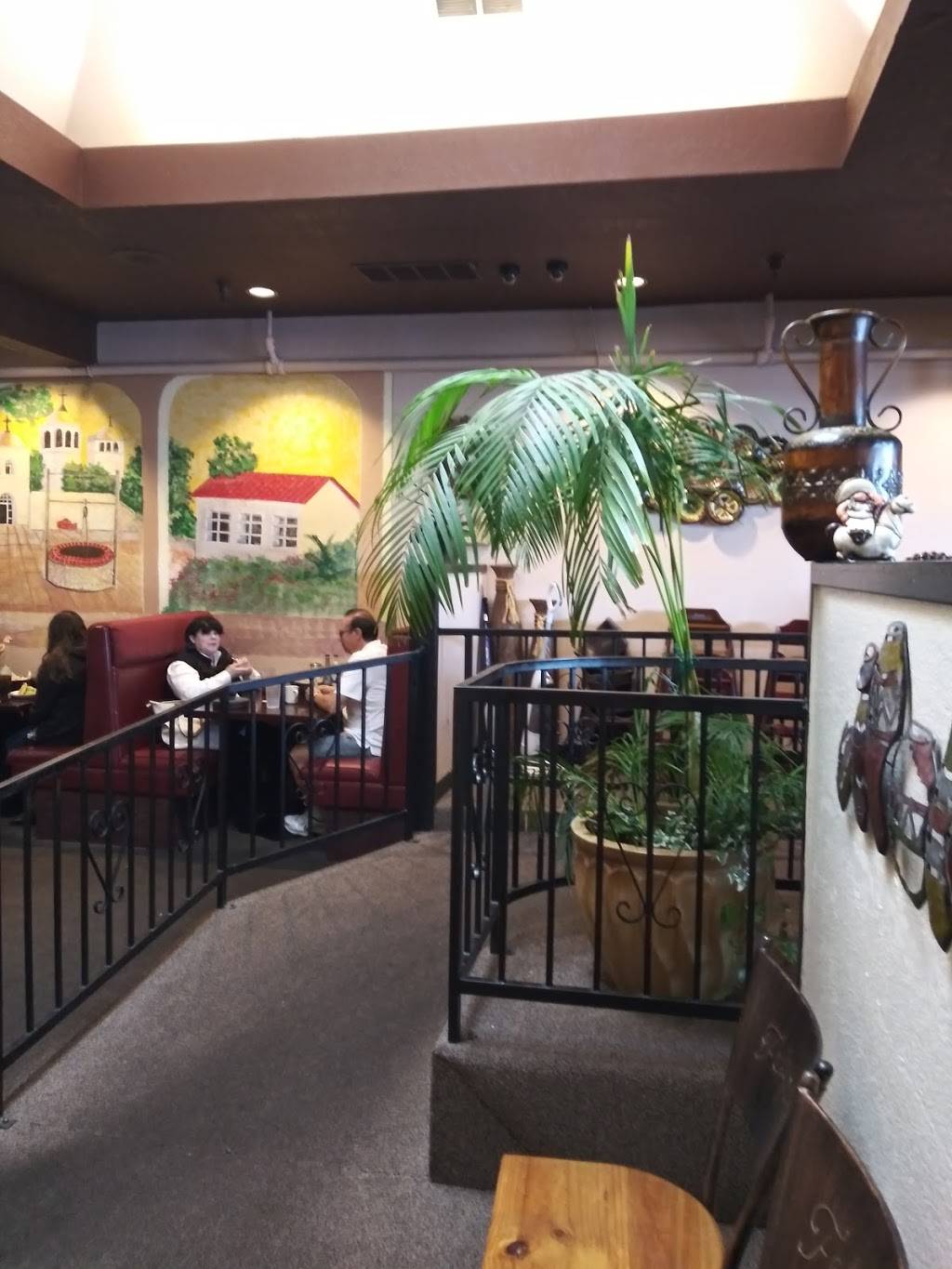 Felipes | restaurant | 7959 Auburn Blvd, Citrus Heights, CA 95610, USA | 9167225400 OR +1 916-722-5400