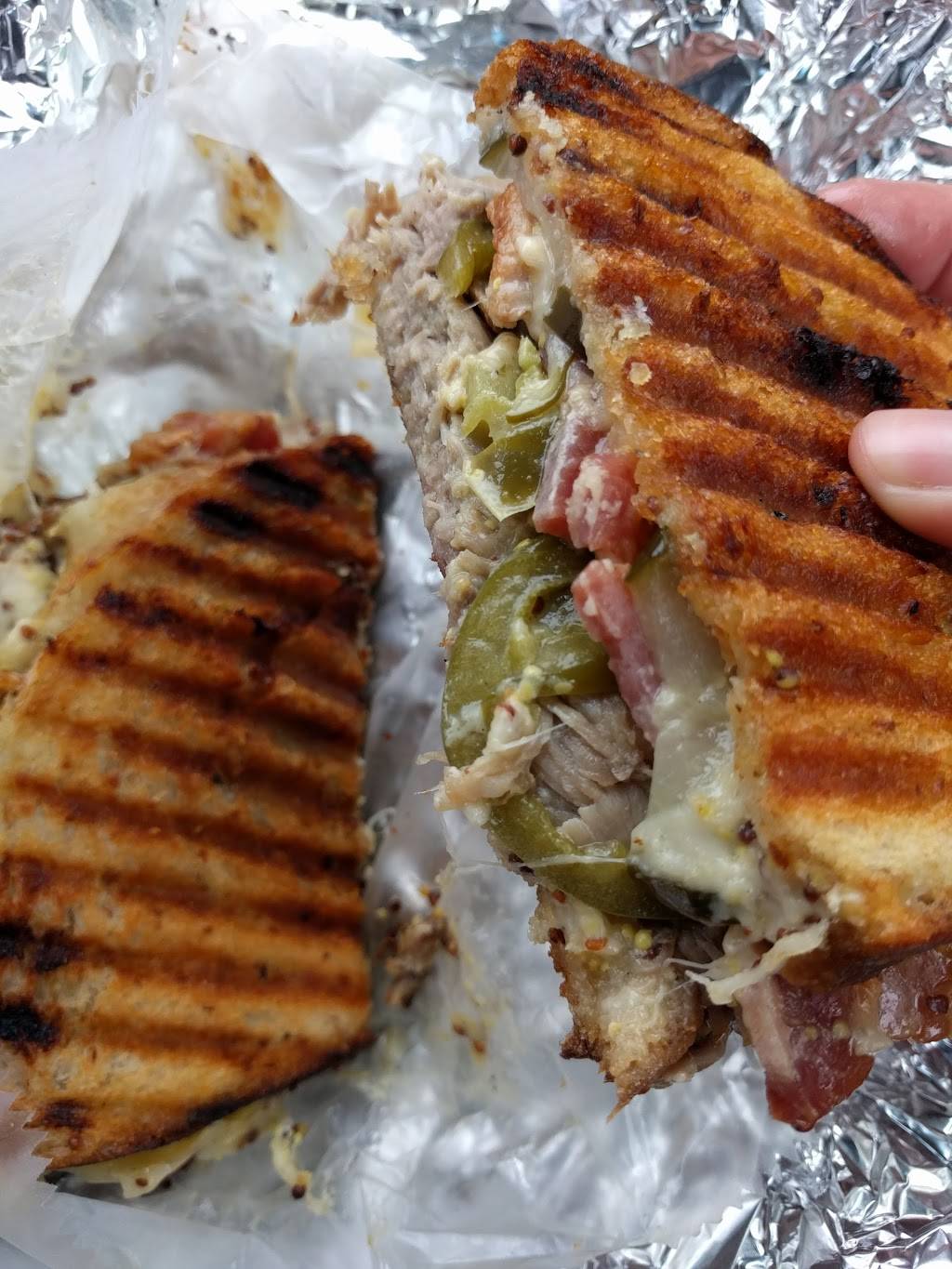 The Naked Onion | meal takeaway | 2118 W Cary St, Richmond, VA 23220, USA | 8049723339 OR +1 804-972-3339