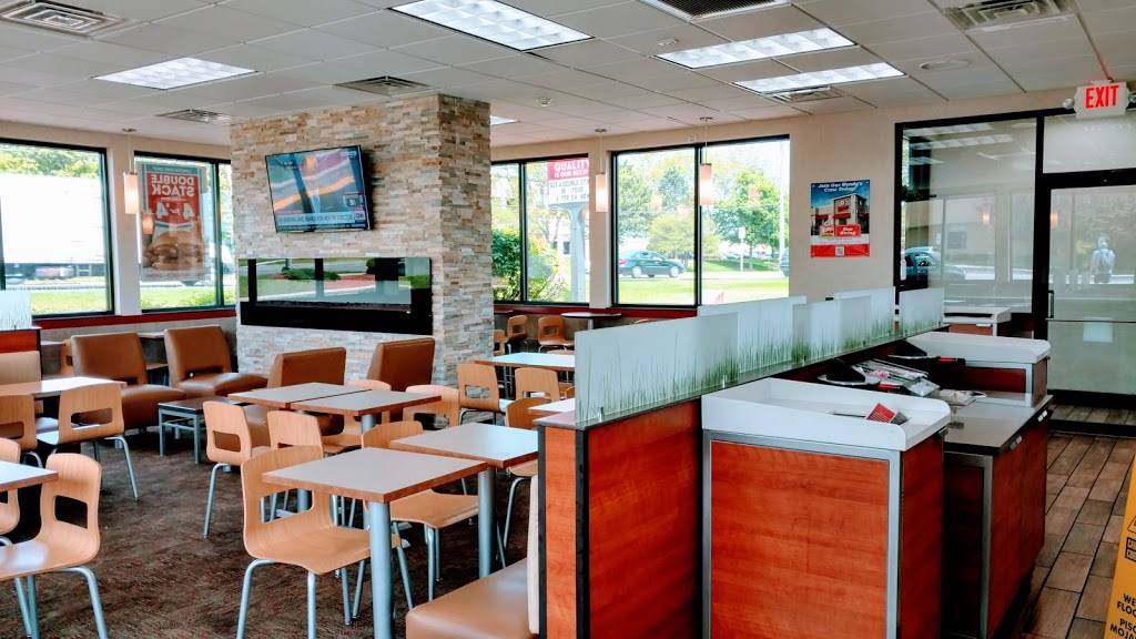 Wendys | restaurant | 467 Georgetown Square, Wood Dale, IL 60191, USA | 6302387984 OR +1 630-238-7984