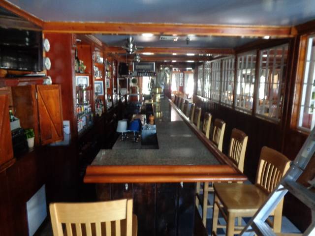 Dolphin Restaurant | restaurant | 3250 Main St, Barnstable, MA 02630, USA | 5083626610 OR +1 508-362-6610