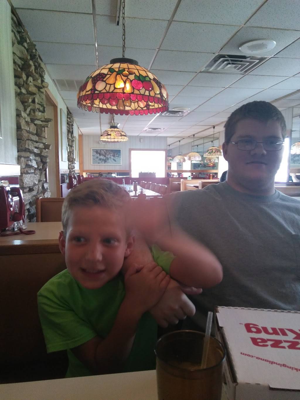 Pizza King | meal delivery | 100 Maple Village Shopping Center, Middletown, IN 47356, USA | 7653549250 OR +1 765-354-9250