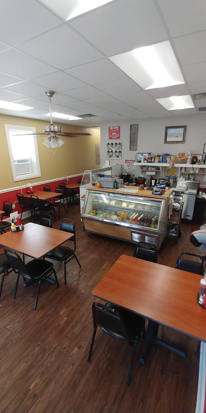 Stockyard Grille & Creamery | restaurant | 104 Danville St, Lancaster, KY 40444, USA | 8597921222 OR +1 859-792-1222