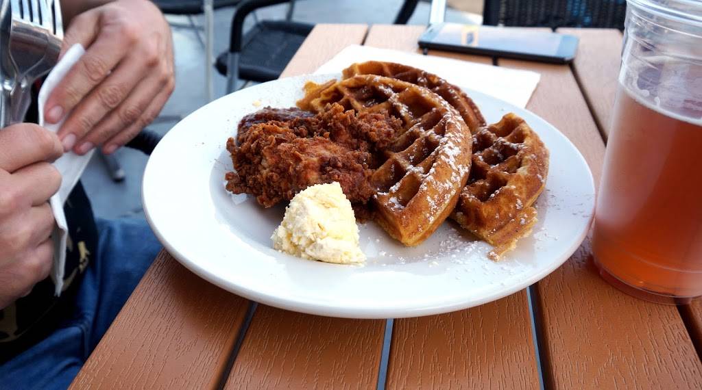 Vicious Biscuit | restaurant | 409 W Coleman Blvd, Mt Pleasant, SC 29464, USA | 8433887362 OR +1 843-388-7362