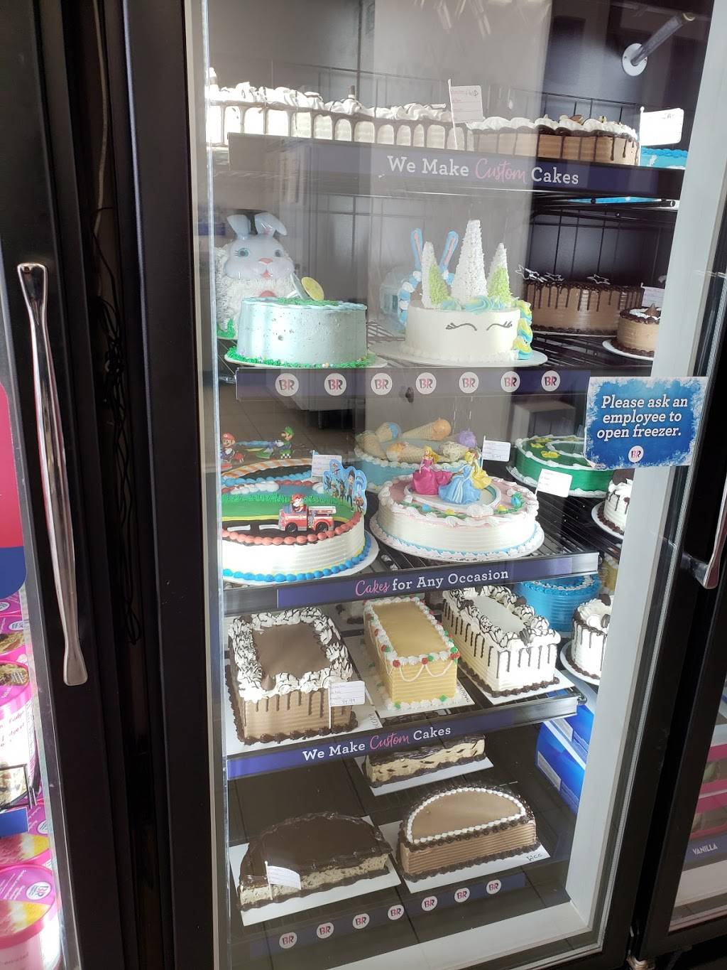 Baskin Robbins | restaurant | 72 Quarry Edge Dr, Brampton, ON L6V 4K2, Canada | 9054515199 OR +1 905-451-5199