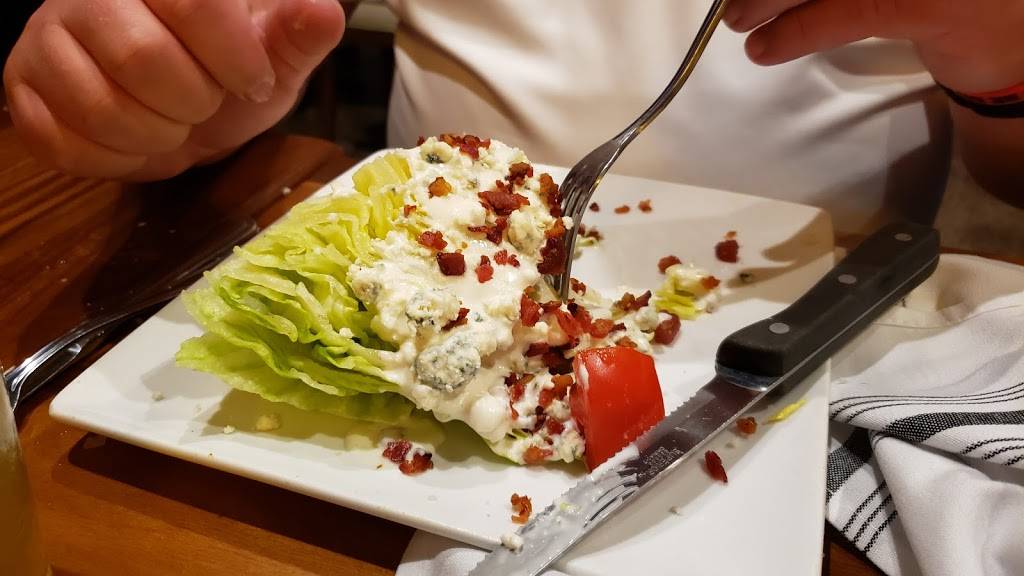 Chesapeakes Seafood Restaurant & Raw Bar | restaurant | 9630 Parkside Dr, Knoxville, TN 37922, USA | 8658519088 OR +1 865-851-9088