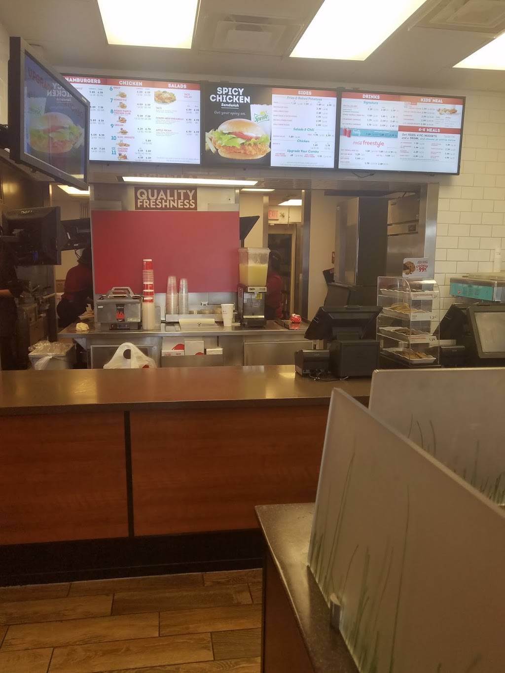 Wendys | restaurant | 15492 Warwick Blvd, Newport News, VA 23608, USA | 7578872489 OR +1 757-887-2489