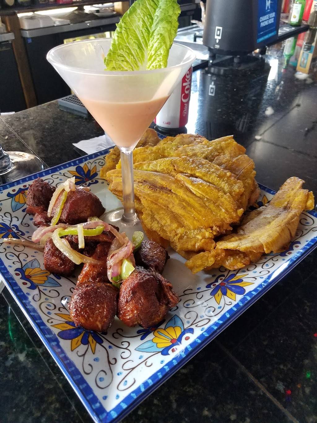 Hatfields Bar & Grill | restaurant | 30 Broadway, Kissimmee, FL 34741, USA | 4075305879 OR +1 407-530-5879