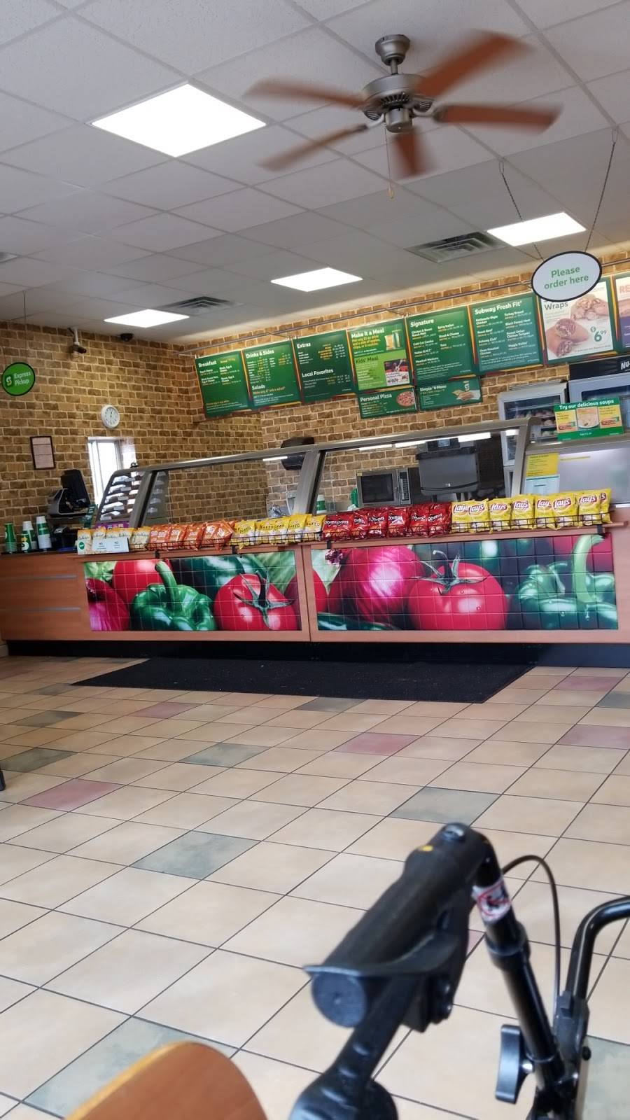 Subway Restaurants | restaurant | 2120 US-411, Vonore, TN 37885, USA | 4234202472 OR +1 423-420-2472