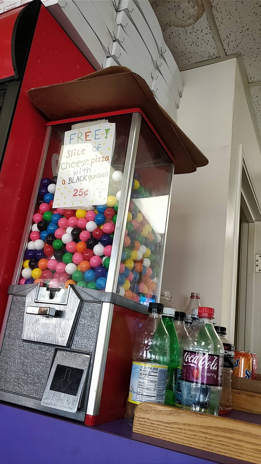 Poppis Pizzeria | restaurant | 351 West St, Ludlow, MA 01056, USA | 4135837828 OR +1 413-583-7828