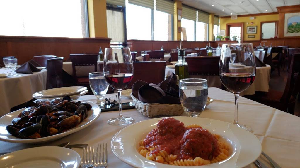 Scaramellas | restaurant | 1 Southfield Ave, Dobbs Ferry, NY 10522, USA | 9146936024 OR +1 914-693-6024