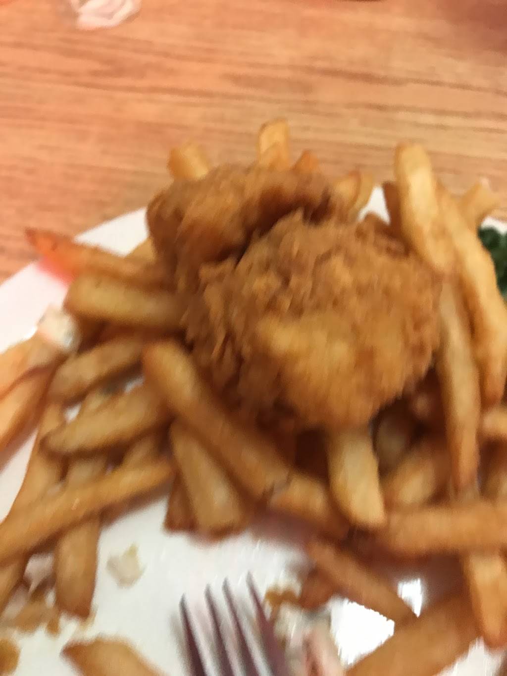 Alexs Seafood Restaurant & Retail Located in The New Castle Far | restaurant | 110 N Dupont Hwy, New Castle, DE 19720, USA | 3023285666 OR +1 302-328-5666